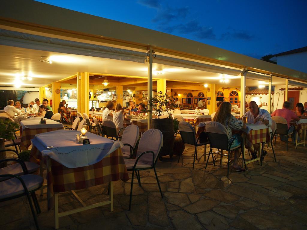 Hôtel Musses à Koukounaries Extérieur photo