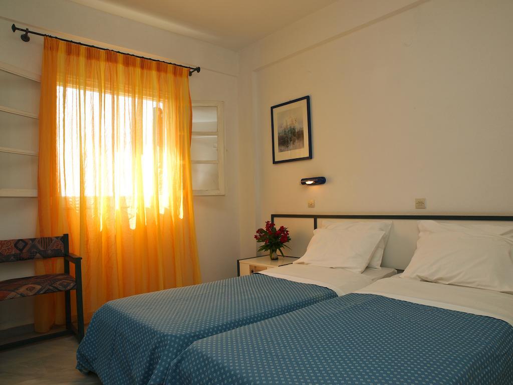 Hôtel Musses à Koukounaries Extérieur photo