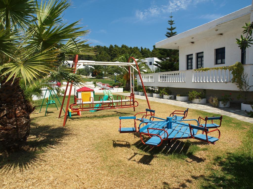 Hôtel Musses à Koukounaries Extérieur photo